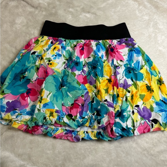 Flowy flower skirt - Picture 2 of 5